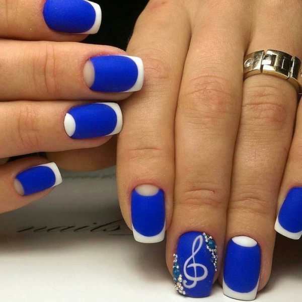 Синий свадебный маникюр на короткие ногти (70 фото)