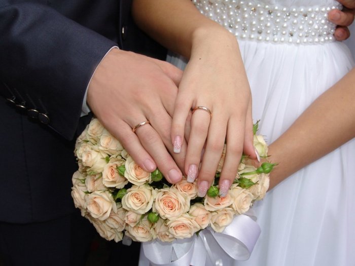 Свадебный маникюр 2021 на квадратные ногти (69 фото)