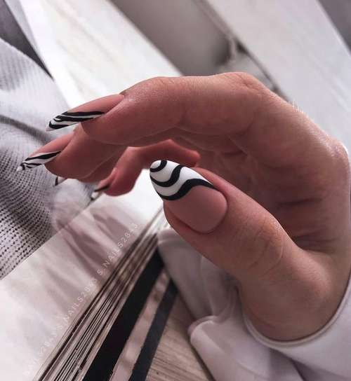 Модный осенний френч 2021: новинки дизайна ногтей, фото