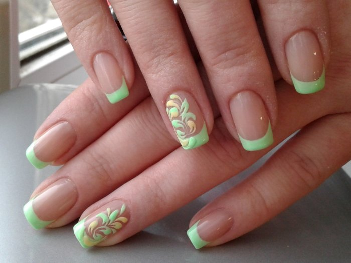 Зеленый весенний маникюр Французские ногти (65 фото)
