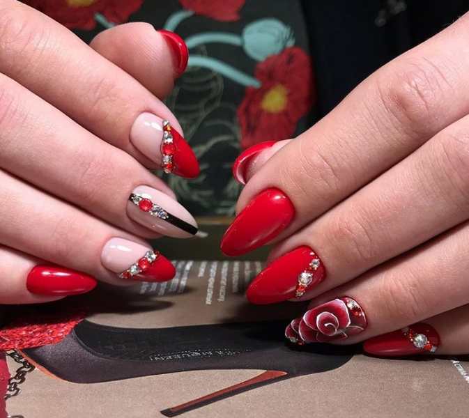 Красные ногти с узорами: 60+ стильных идей для уверенных в себе женщин
