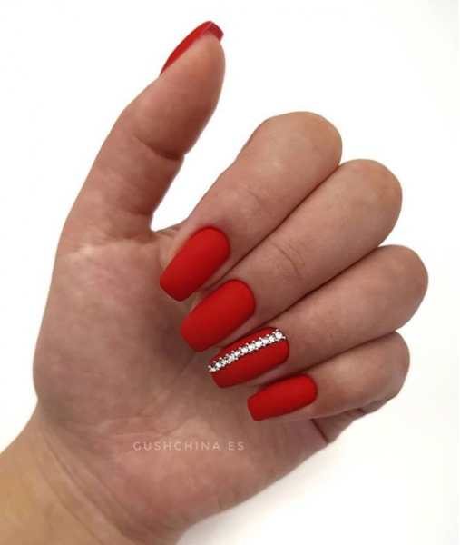 Красные стразы для ногтей: 60 привлекательных, ярких вариантов
