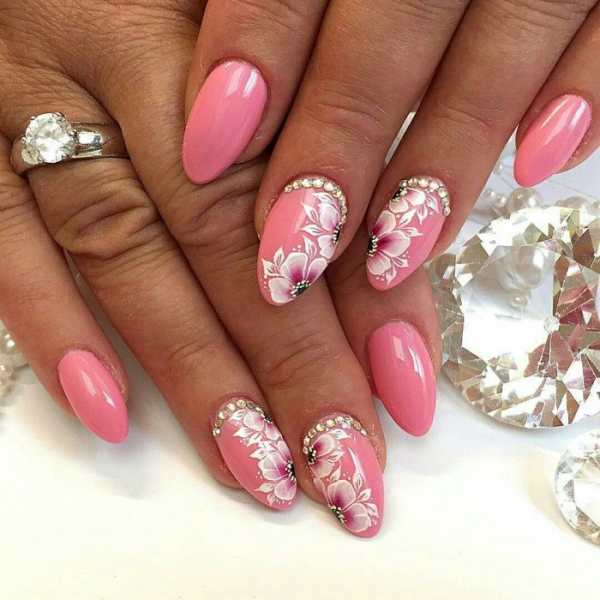 Розовые ногти с цветами (65 Pics)
