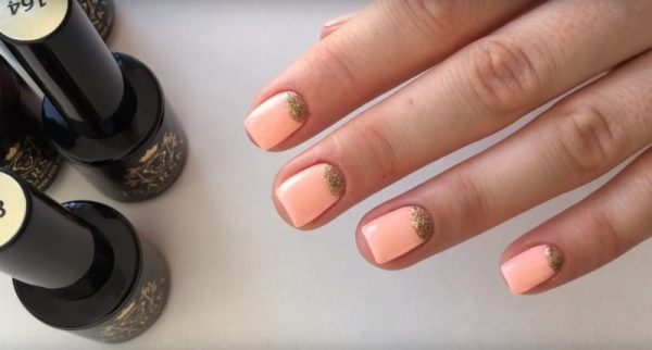 Персиковый дизайн ногтей: стильные идеи 2022 года
